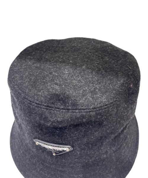 PRADA（プラダ）PRADA (プラダ) PRADA Triangle Logo Bucket Hat/ロゴプレートウールハット グレー サイズ:Lの古着・服飾アイテム