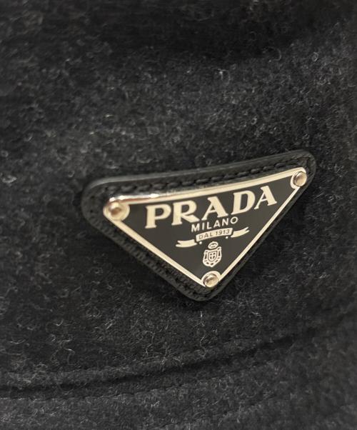 PRADA（プラダ）PRADA (プラダ) PRADA Triangle Logo Bucket Hat/ロゴプレートウールハット グレー サイズ:Lの古着・服飾アイテム