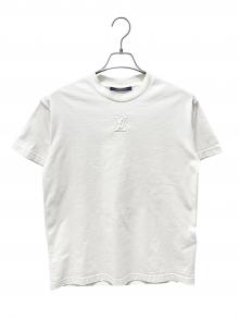 LOUIS VUITTON（ルイ ヴィトン）の古着「エンボスLVTシャツ」｜ホワイト