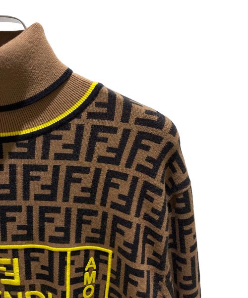 FENDI（フェンディ）FENDI (フェンディ) ズッカロゴタートルネックニット　FZZ482 A8BJ ブラウン サイズ:46の古着・服飾アイテム