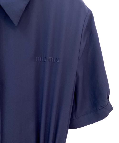 MIU MIU（ミュウミュウ）MIU MIU (ミュウミュウ) ロゴベルトシルクワンピース ネイビー サイズ:40の古着・服飾アイテム