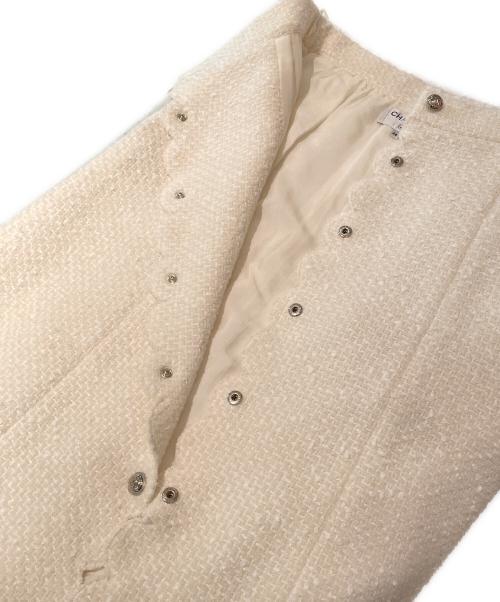 CHANEL（シャネル）CHANEL (シャネル) ココボタンツイードスカート アイボリー サイズ:38の古着・服飾アイテム