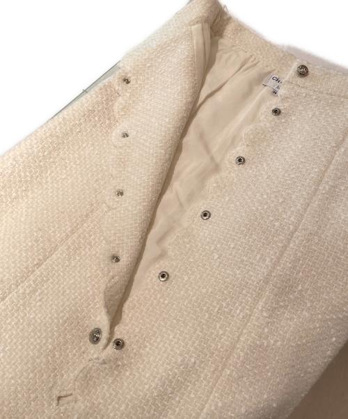 CHANEL（シャネル）CHANEL (シャネル) P65 ココマークボタン ツイード ラップスカート アイボリー サイズ:38の古着・服飾アイテム