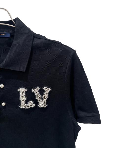 LOUIS VUITTON（ルイ ヴィトン）LOUIS VUITTON (ルイ ヴィトン) LVロゴビジューワッペン ポロシャツ ブラック サイズ:Mの古着・服飾アイテム