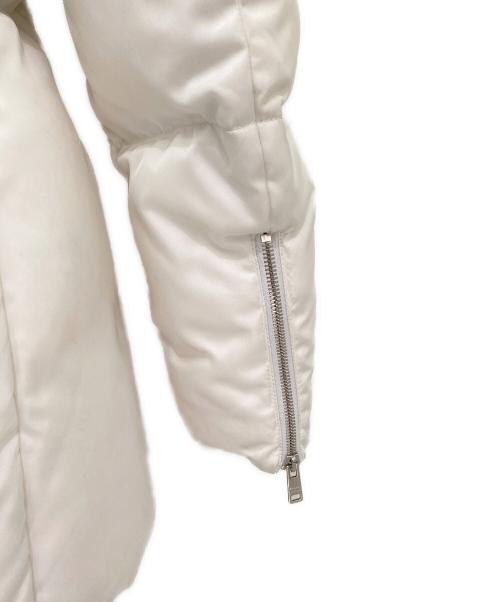 PRADA（プラダ）PRADA (プラダ) ファー付きダウンコート ホワイト サイズ:36の古着・服飾アイテム