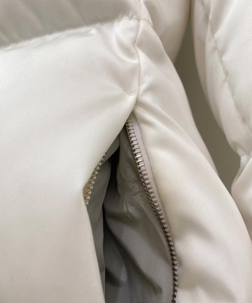 PRADA（プラダ）PRADA (プラダ) ファー付きダウンコート ホワイト サイズ:36の古着・服飾アイテム