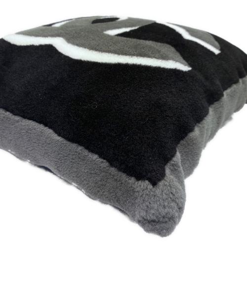 CHANEL（シャネル）CHANEL (シャネル) ココマーク ムートンクッション サイズ:−の古着・服飾アイテム