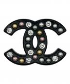 CHANELシャネル）の古着「パールラインストーンココマーク ブローチ」｜ブラック