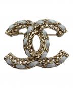 CHANELシャネル）の古着「チェーンココマーク ブローチ」｜ホワイト