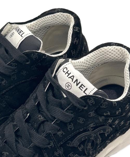 CHANEL（シャネル）CHANEL (シャネル) ココマーク総柄スニーカー G39230 ブラック サイズ:39の古着・服飾アイテム
