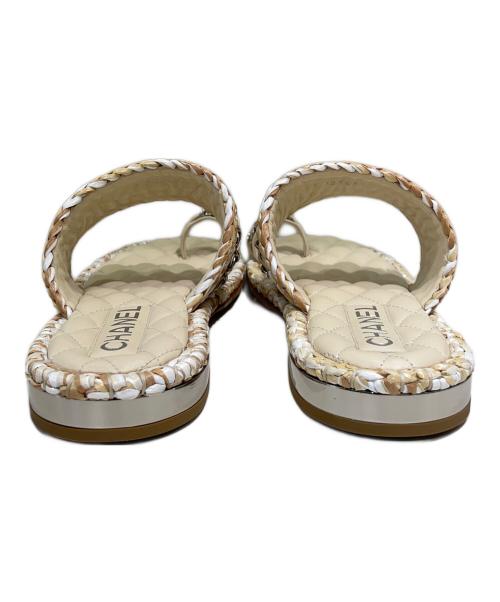 CHANEL（シャネル）CHANEL (シャネル) キルティングスライドサンダル ベージュ サイズ:38Cの古着・服飾アイテム