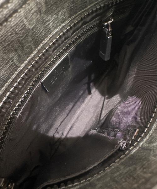 GUCCI（グッチ）GUCCI (グッチ) GGスプリーム ショルダーバッグ ブラックの古着・服飾アイテム