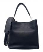 FENDIフェンディ）の古着「レリア・アンナ スモール ショルダーバッグ」｜ブラック