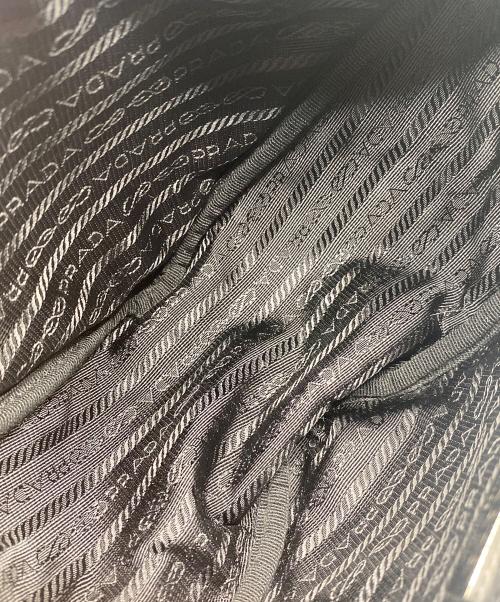 PRADA（プラダ）PRADA (プラダ) トライアングルショルダーバッグ ブラックの古着・服飾アイテム