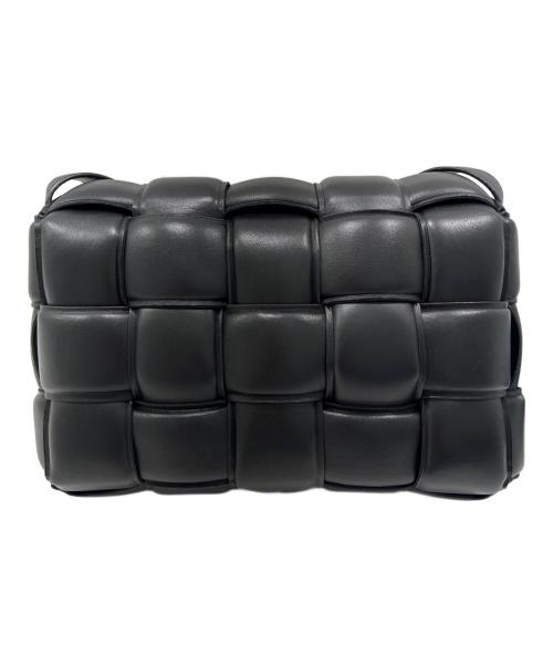 BOTTEGA VENETA（ボッテガベネタ）BOTTEGA VENETA (ボッテガベネタ) パデットカセットショルダーバッグ ブラック サイズ:-の古着・服飾アイテム