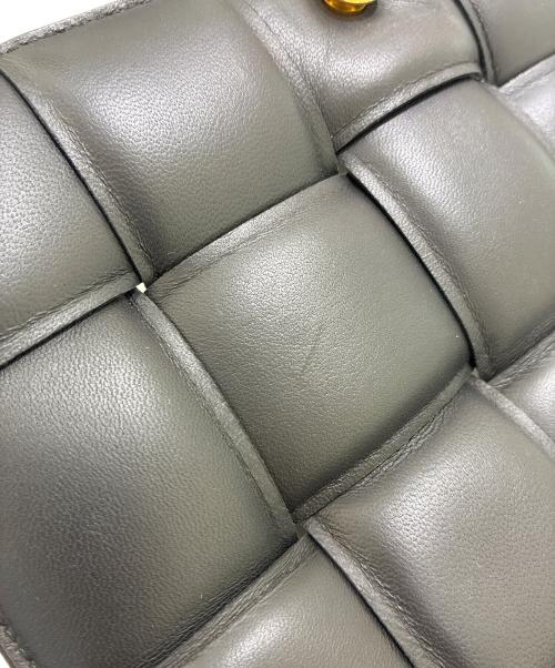 BOTTEGA VENETA（ボッテガベネタ）BOTTEGA VENETA (ボッテガベネタ) パデットカセットショルダーバッグ ブラック サイズ:-の古着・服飾アイテム