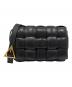 BOTTEGA VENETA（ボッテガベネタ）の古着「パデットカセットショルダーバッグ」｜ブラック