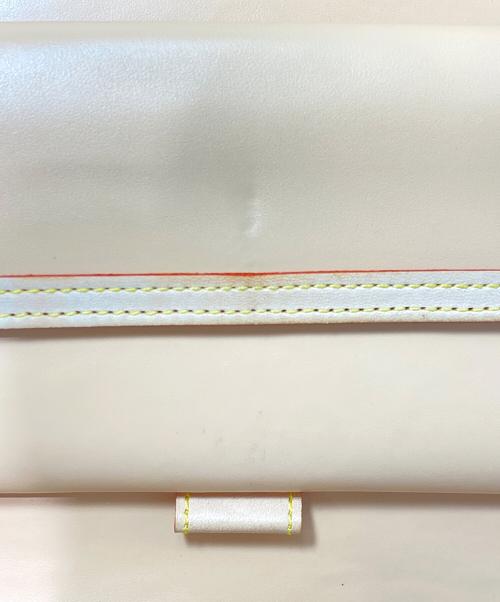 LOUIS VUITTON（ルイ ヴィトン）LOUIS VUITTON (ルイ ヴィトン) ポルト トレゾール インターナショナル ホワイトの古着・服飾アイテム