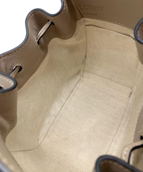 LOEWE（ロエベ）LOEWE (ロエベ) ハンモックミニバッグ ベージュの古着・服飾アイテム