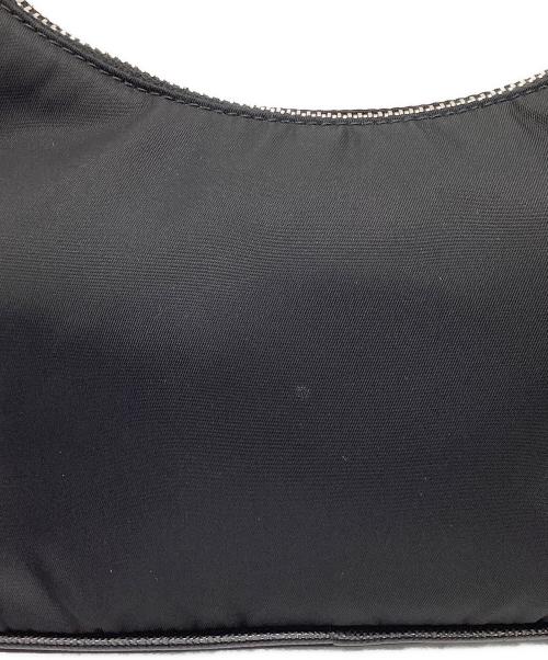 PRADA（プラダ）PRADA (プラダ) ナイロンショルダーバッグ ブラックの古着・服飾アイテム