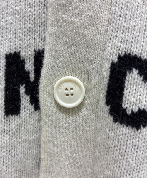 BALENCIAGA（バレンシアガ）BALENCIAGA (バレンシアガ) オールオーバーロゴカーディガン ホワイト サイズ:1の古着・服飾アイテム