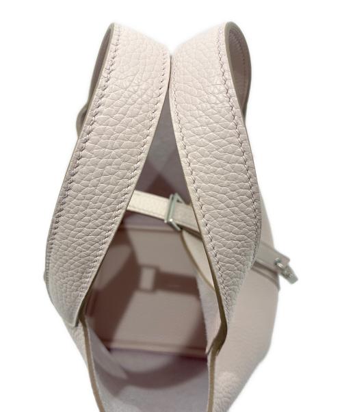 HERMES（エルメス）HERMES (エルメス) ピコタンロックPM/トリヨンクレマンス/ローズサクラ/Ｗ刻印2024年製/シルバー金具 モークベール サイズ:PMの古着・服飾アイテム