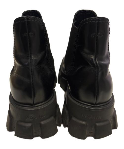 PRADA（プラダ）PRADA (プラダ) モノリス ブラッシュドレザー チェルシーブーツ サイドゴアブーツ ブラック サイズ:7の古着・服飾アイテム