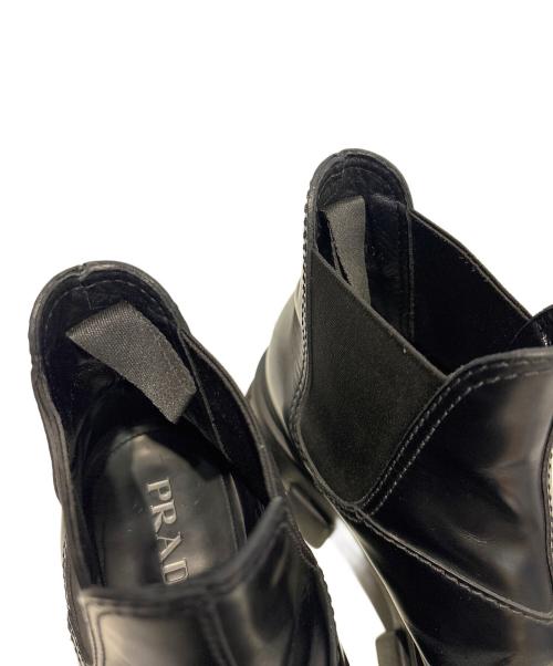 PRADA（プラダ）PRADA (プラダ) モノリス ブラッシュドレザー チェルシーブーツ サイドゴアブーツ ブラック サイズ:7の古着・服飾アイテム