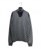 LOUIS VUITTONルイ ヴィトン）の古着「モノグラムスリーブタートルネックニット」｜グレー