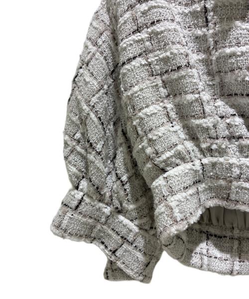 CHANEL（シャネル）CHANEL (シャネル) P71 22年クルーズ クロップド ツイード ショートジャケット ホワイト×グレー サイズ:34の古着・服飾アイテム