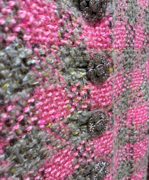 CHANEL（シャネル）CHANEL (シャネル) ラインストーンボタンツイードジャケット ピンク サイズ:34の古着・服飾アイテム