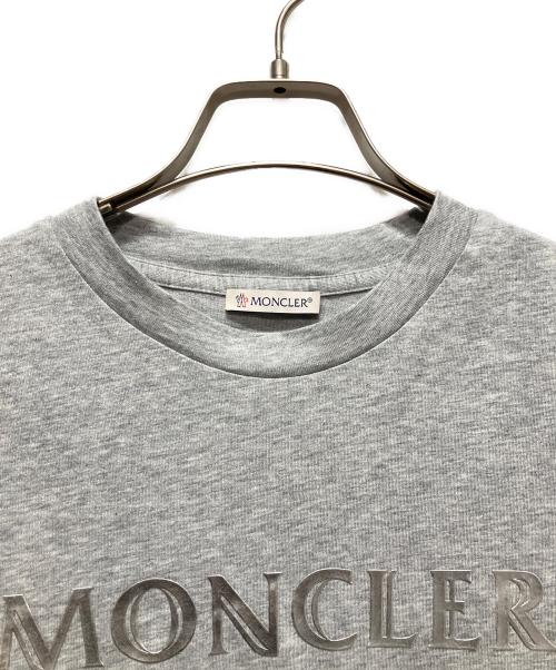 MONCLER（モンクレール）MONCLER (モンクレール) T-SHIRT GIROCOLLO/ロゴカットソー グレー サイズ:Mの古着・服飾アイテム