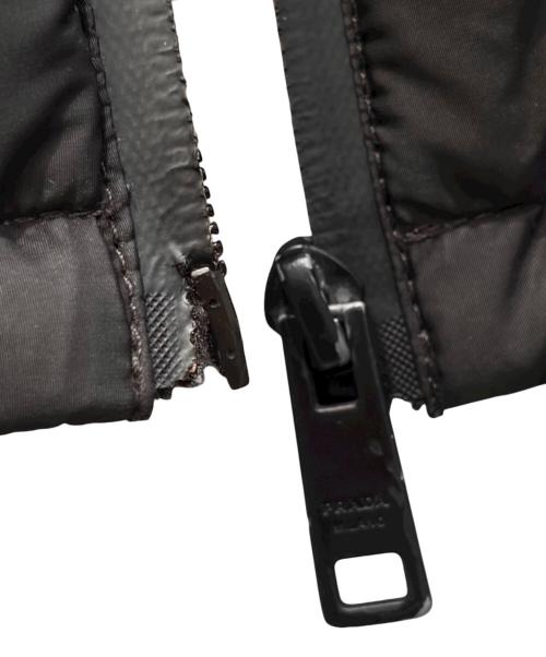 PRADA（プラダ）PRADA (プラダ) トライアングルロゴプレートダウンジャケット ブラック サイズ:44の古着・服飾アイテム