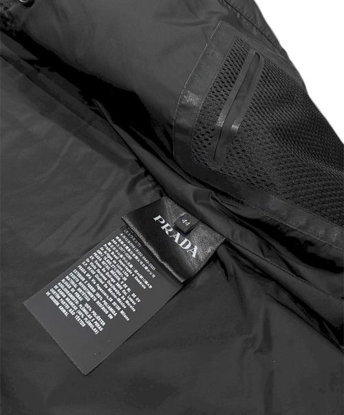 PRADA（プラダ）PRADA (プラダ) トライアングルロゴプレートダウンジャケット ブラック サイズ:44の古着・服飾アイテム