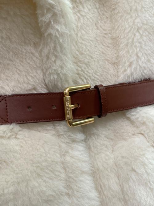 MaxMara（マックスマーラ）MaxMara (マックスマーラ) テディベア ケープ アイボリー サイズ:SMの古着・服飾アイテム