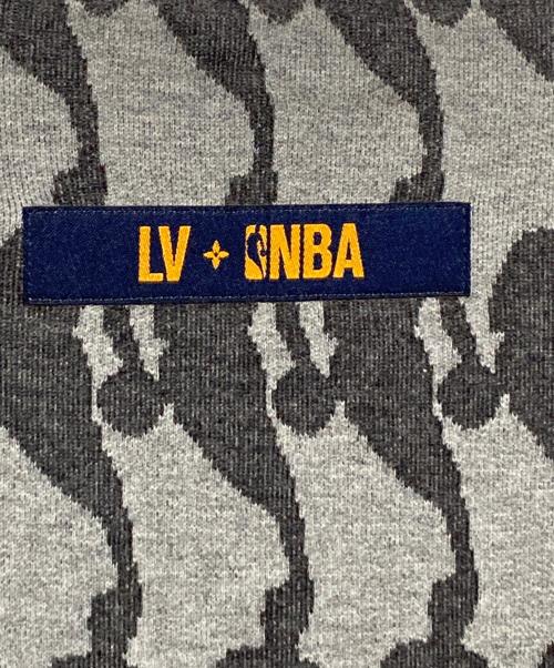 LOUIS VUITTON（ルイ ヴィトン）LOUIS VUITTON (ルイ ヴィトン) NBA (エヌビーエー) NBAロゴスウェット グレー サイズ:Sの古着・服飾アイテム