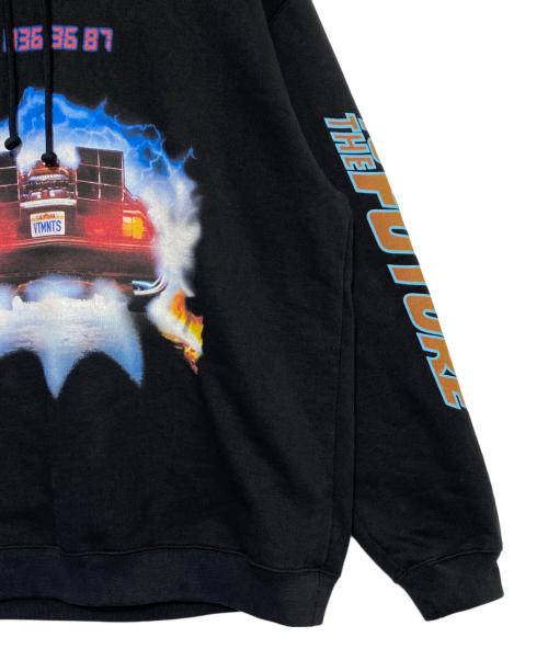 VETEMENTS（ヴェトモン）VETEMENTS (ヴェトモン) ロゴパーカー ブラック サイズ:XLの古着・服飾アイテム