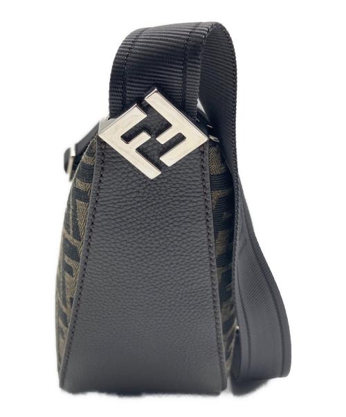 FENDI（フェンディ）FENDI (フェンディ) Small Melon Messenger Bag(スモールメロンメッセンジャーバッグ)/ショルダーバッグ ブラウン サイズ:-の古着・服飾アイテム