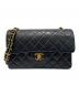 CHANEL（シャネル）の古着「Wフラップチェーンショルダーバッグ」｜ブラック