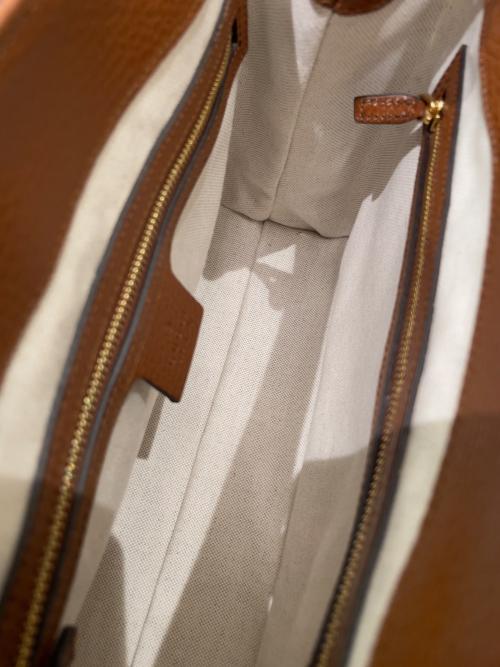 GUCCI（グッチ）GUCCI (グッチ) ピストン クロージャー付き ミディアム トートバッグ ネイビー サイズ:ミディアムの古着・服飾アイテム