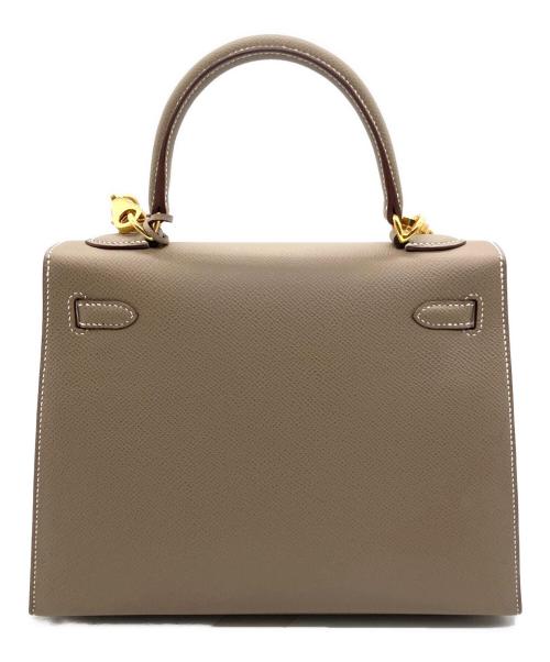 HERMES（エルメス）HERMES (エルメス) ケリー25/ヴォーエプソン/エトゥープ/外縫い/W刻印:2024年製 エトゥープ サイズ:25の古着・服飾アイテム