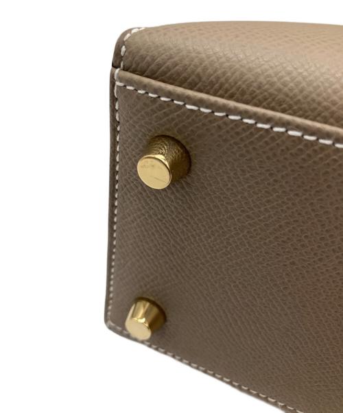 HERMES（エルメス）HERMES (エルメス) ケリー25/ヴォーエプソン/エトゥープ/外縫い/W刻印:2024年製 エトゥープ サイズ:25の古着・服飾アイテム