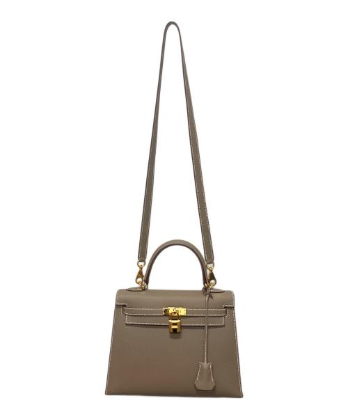 HERMES（エルメス）HERMES (エルメス) ケリー25/ヴォーエプソン/エトゥープ/外縫い/W刻印:2024年製 エトゥープ サイズ:25の古着・服飾アイテム