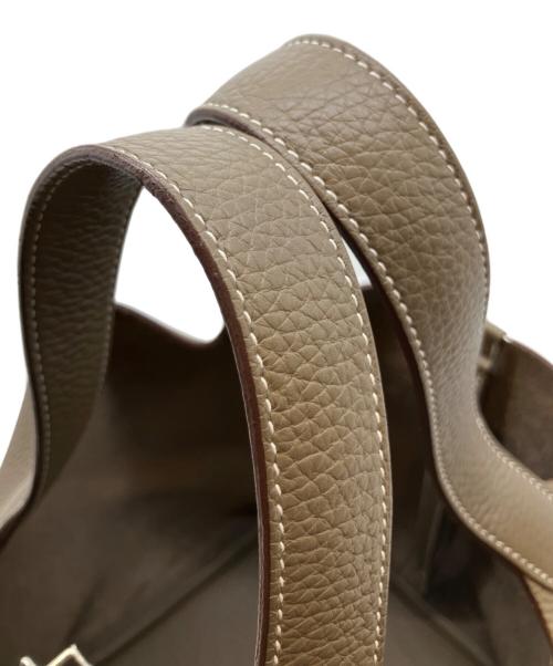 HERMES（エルメス）HERMES (エルメス) ピコタンロックMM/エトゥープ/ハンドバッグ/Ｗ刻印:2024年製 エトゥープ サイズ:MMの古着・服飾アイテム