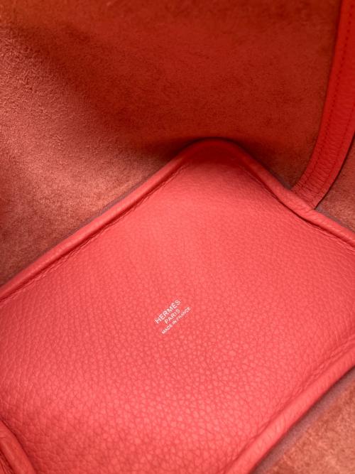 HERMES（エルメス）HERMES (エルメス) ピコタンロックPM/トリヨンクレマンス/ローズアザレ/W刻印2024年製/シルバー金具 ローズアザレ/シルバー金具 サイズ:PMの古着・服飾アイテム