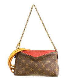 LOUIS VUITTON（ルイ ヴィトン）の古着「モノグラム/パラスクラッチ/M41638」｜ブラウン×レッド