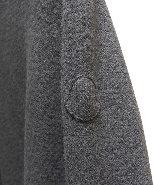 MONCLER（モンクレール）MONCLER (モンクレール) カシミヤ混ロゴワッペンニット グレー サイズ:Ｌの古着・服飾アイテム