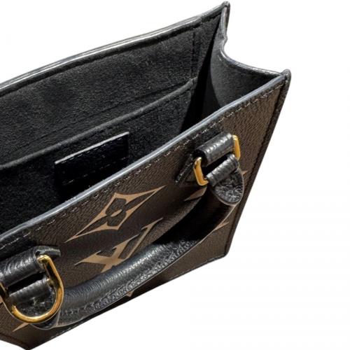 LOUIS VUITTON（ルイ ヴィトン）LOUIS VUITTON (ルイ ヴィトン) モノグラム・アンプラント/プティットサックプラ/M81416 ブラック サイズ:-の古着・服飾アイテム