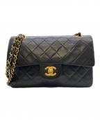 CHANELシャネル）の古着「Wフラップマトラッセ/チェーンショルダーバッグ」｜ブラック