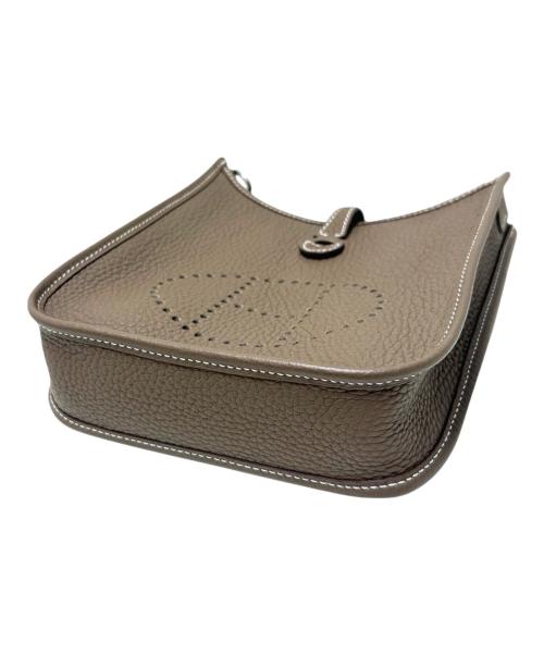 HERMES（エルメス）HERMES (エルメス) Evelyne TPM エブリン TPM/トリヨンクレマンス/エトゥープ/B刻印：2023年製造/シルバー金具 エトゥープ サイズ:TPMの古着・服飾アイテム